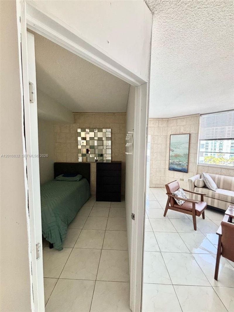 905 Brickell Bay Dr , Unit 1824, Miami, FL 33131 Photo