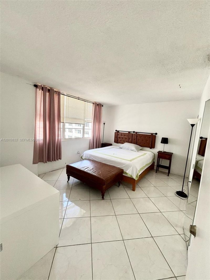 905 Brickell Bay Dr , Unit 1824, Miami, FL 33131 Photo