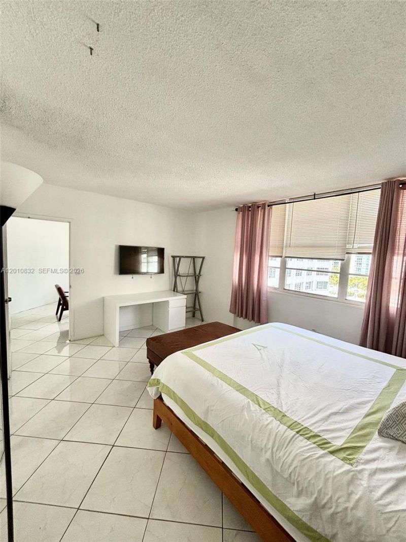905 Brickell Bay Dr , Unit 1824, Miami, FL 33131 Photo