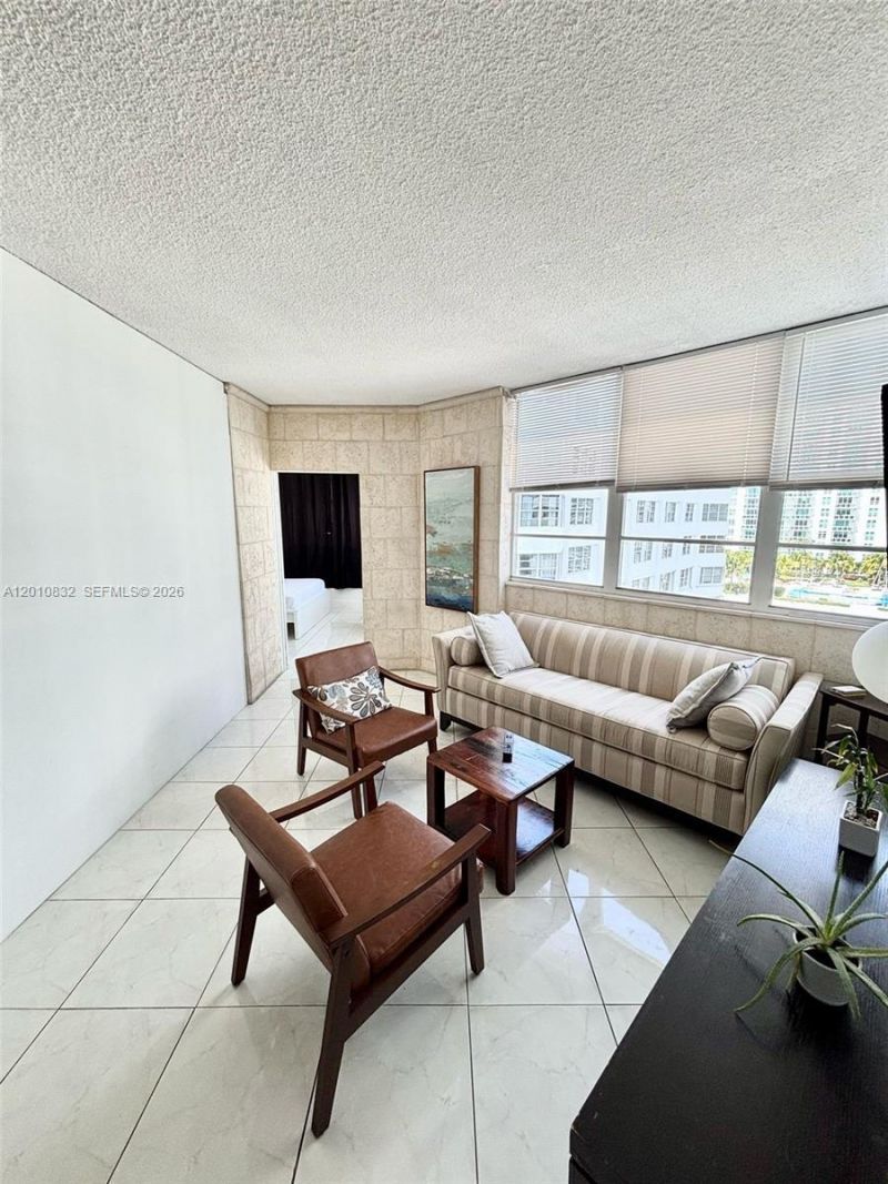 905 Brickell Bay Dr , Unit 1824, Miami, FL 33131 Photo