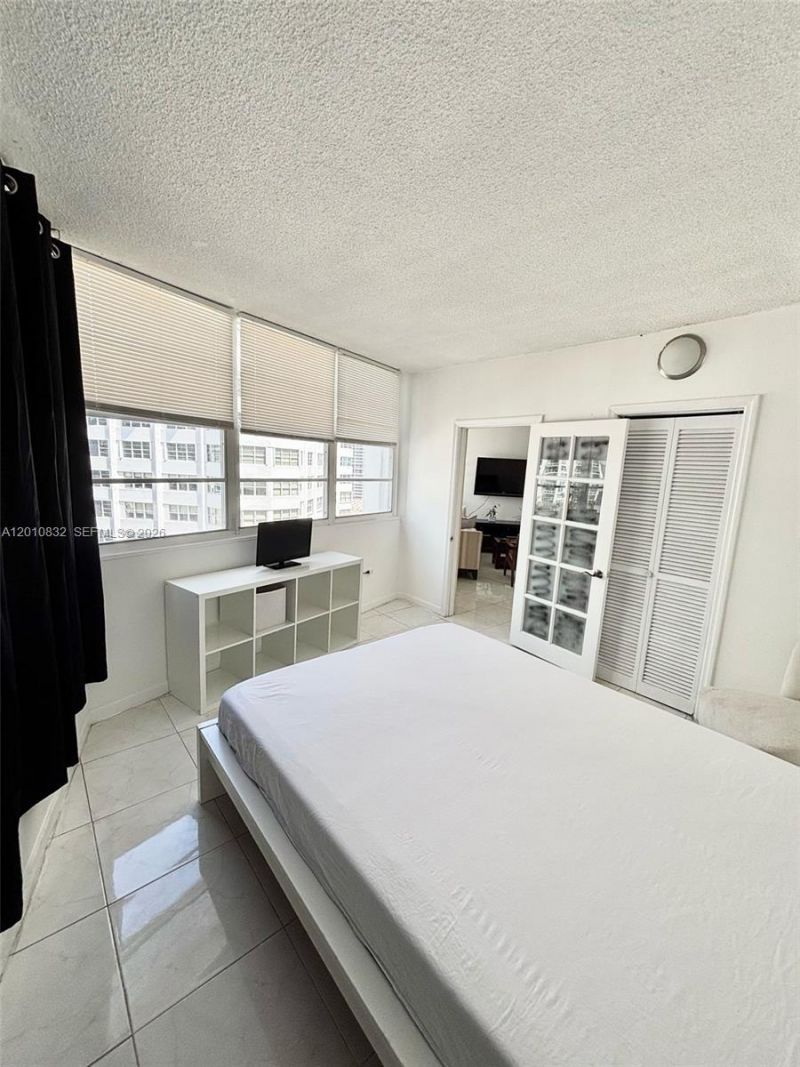 905 Brickell Bay Dr , Unit 1824, Miami, FL 33131 Photo