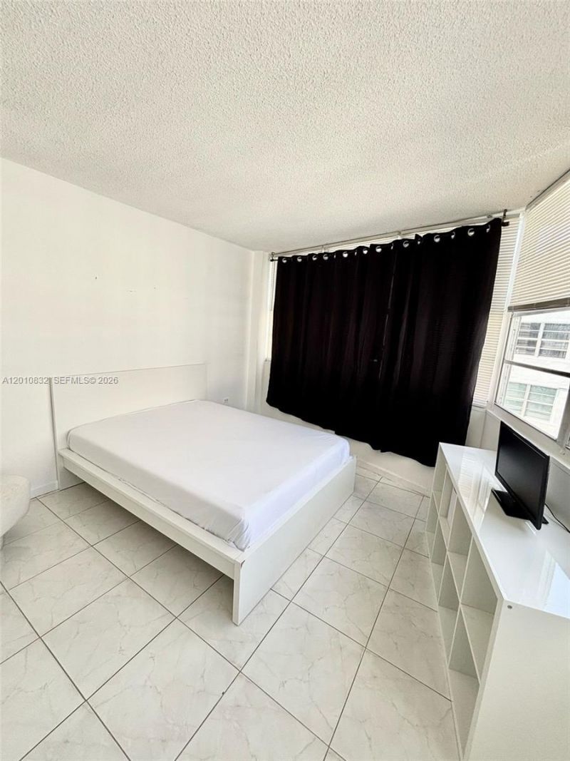 905 Brickell Bay Dr , Unit 1824, Miami, FL 33131 Photo