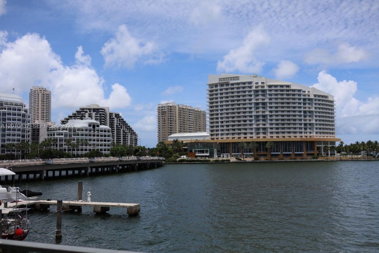 905 Brickell Bay Dr , Unit 1824, Miami, FL 33131 Photo