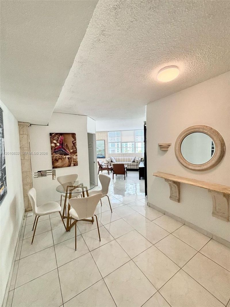 905 Brickell Bay Dr , Unit 1824, Miami, FL 33131 Photo