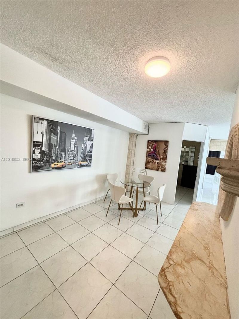 905 Brickell Bay Dr , Unit 1824, Miami, FL 33131 Photo