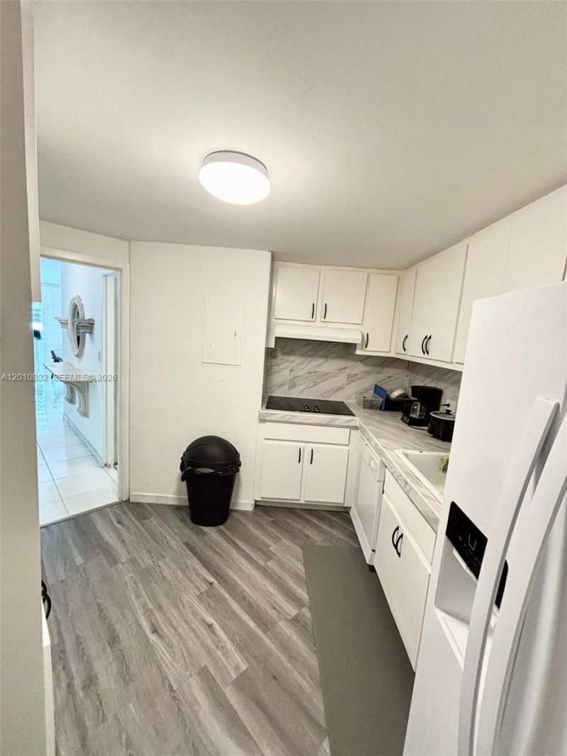 905 Brickell Bay Dr , Unit 1824, Miami, FL 33131 Photo