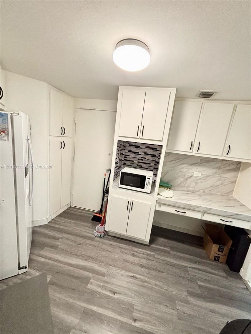 905 Brickell Bay Dr , Unit 1824, Miami, FL 33131 Photo