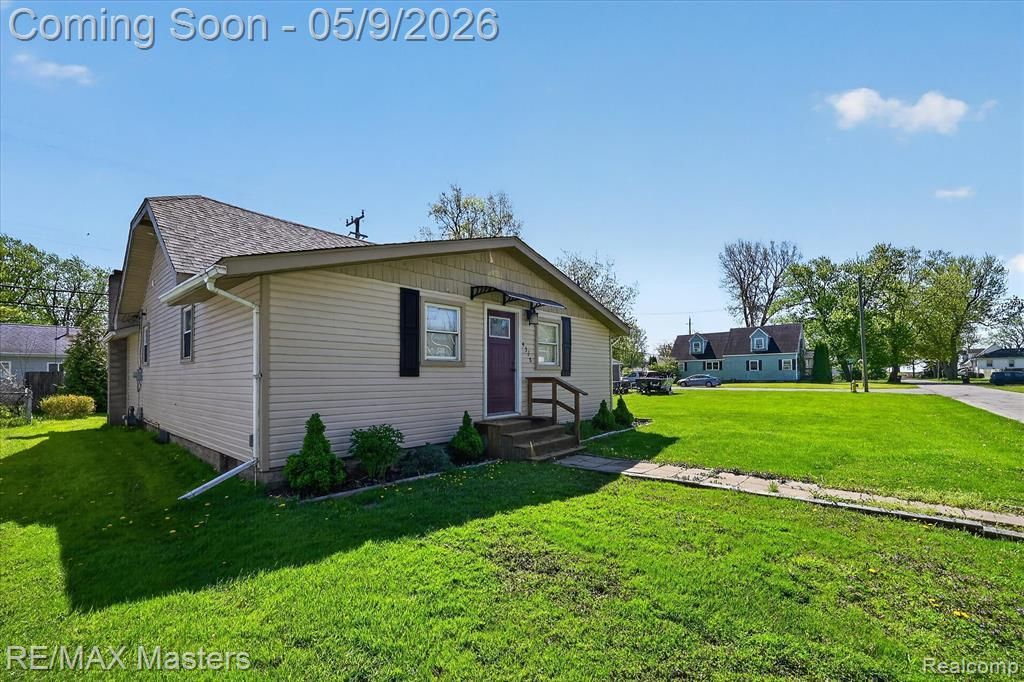 4318 Avenue F, Frenchtown Township, MI 48166 Main Photo
