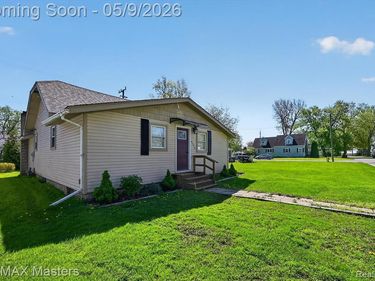 4318 Avenue F, Frenchtown Twp, MI 48166
