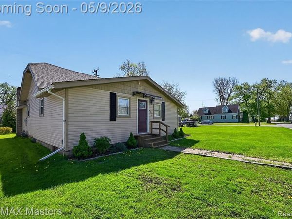 4318 Avenue F, Frenchtown Twp, MI 48166