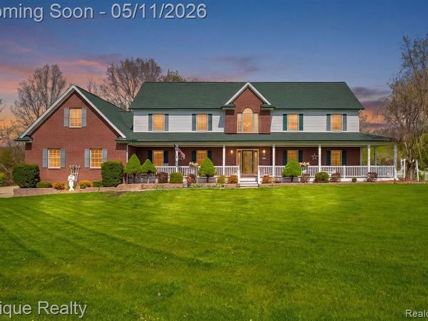 6495 Country Lane Drive , Springfield Twp, MI 48350