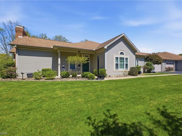 27 D Hunters Woods Drive , Canfield, OH 44406