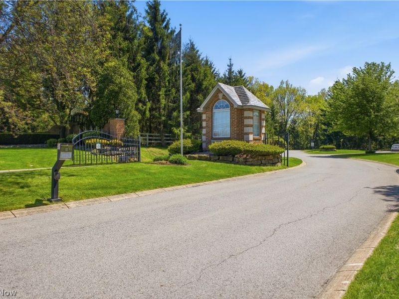 27 D Hunters Woods Drive, Canfield, OH 44406 Photo 28