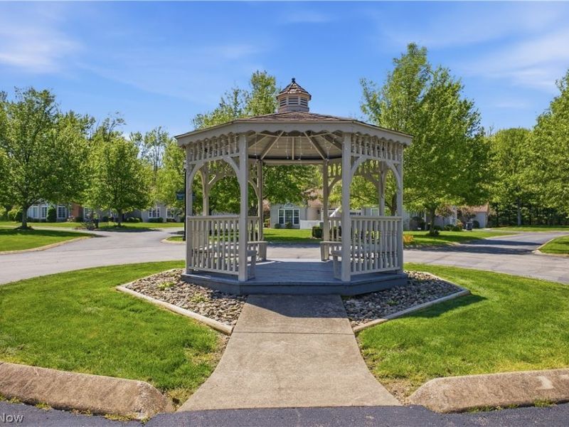 27 D Hunters Woods Drive, Canfield, OH 44406 Photo 29