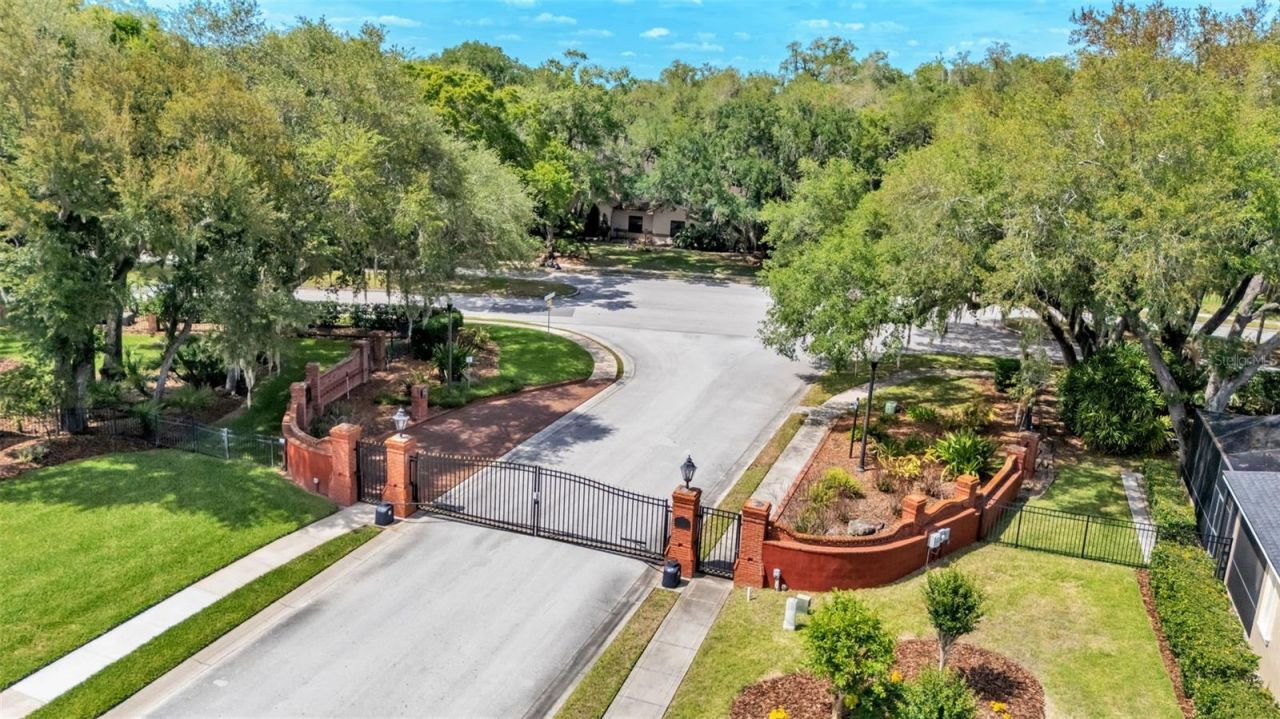 143 Shannon Oaks Drive, Lakeland, FL 33813 Photo
