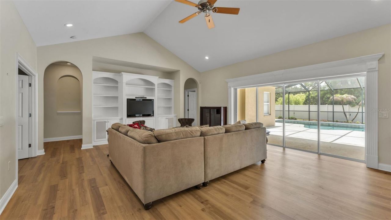 143 Shannon Oaks Drive, Lakeland, FL 33813 Photo