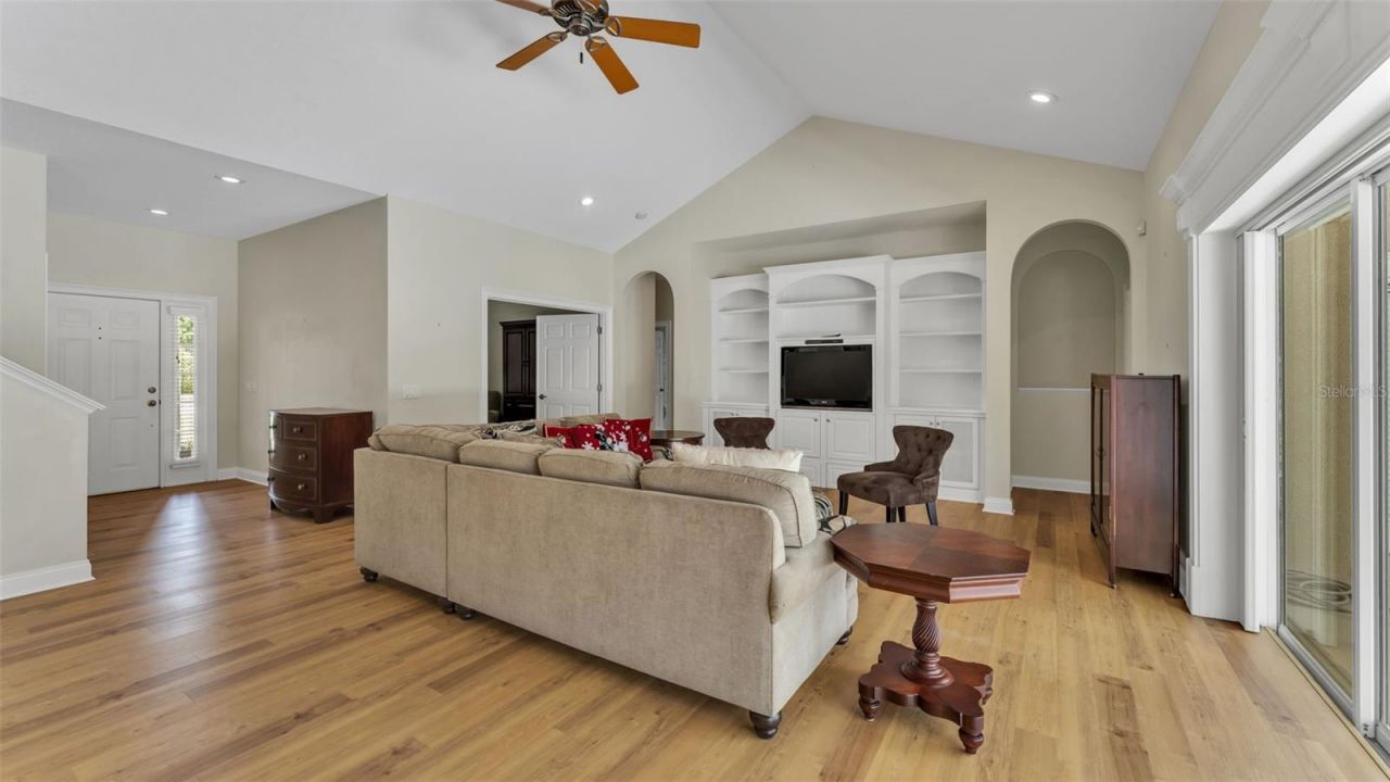 143 Shannon Oaks Drive, Lakeland, FL 33813 Photo