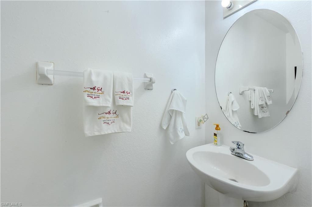 16 NW 18th Ave, Cape Coral, FL 33993 Photo