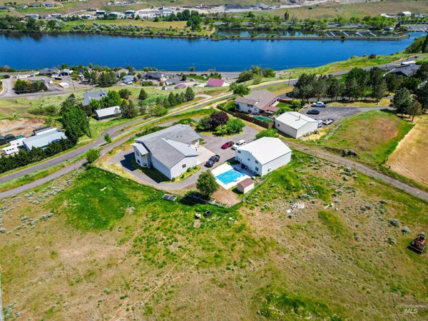 2750 S Perry Lane, Clarkston, WA 99403