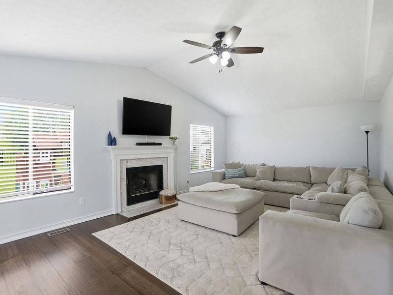 925 Thayer Drive, Columbus, OH 43230 Photo 8