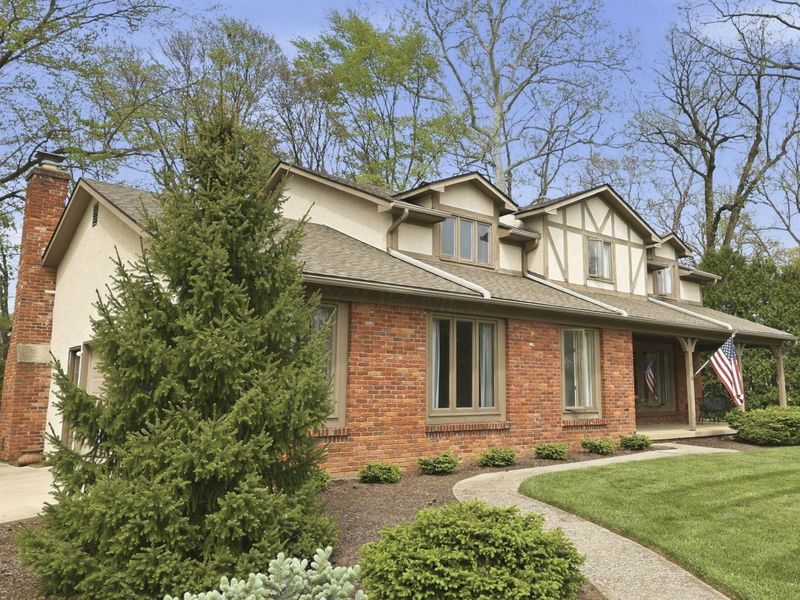 1250 Briarmeadow Drive, Columbus, OH 43235 Photo 2
