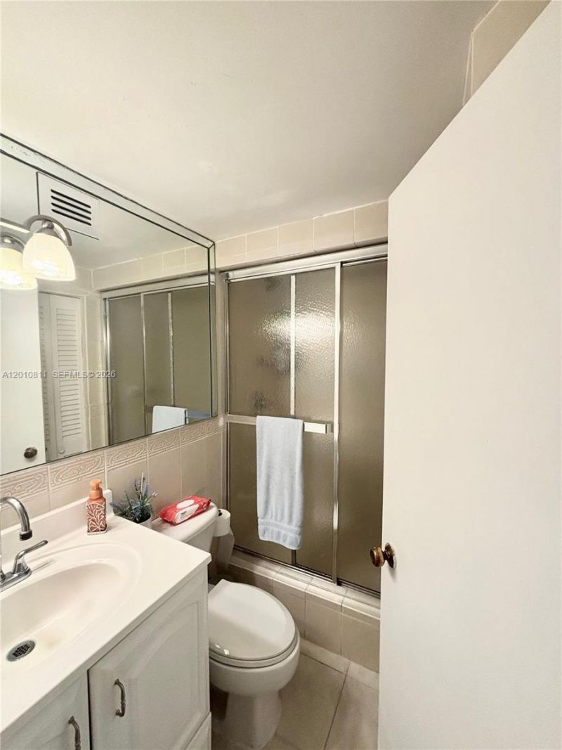 999 Brickell Bay Dr , Unit 1905, Miami, FL 33131 Photo