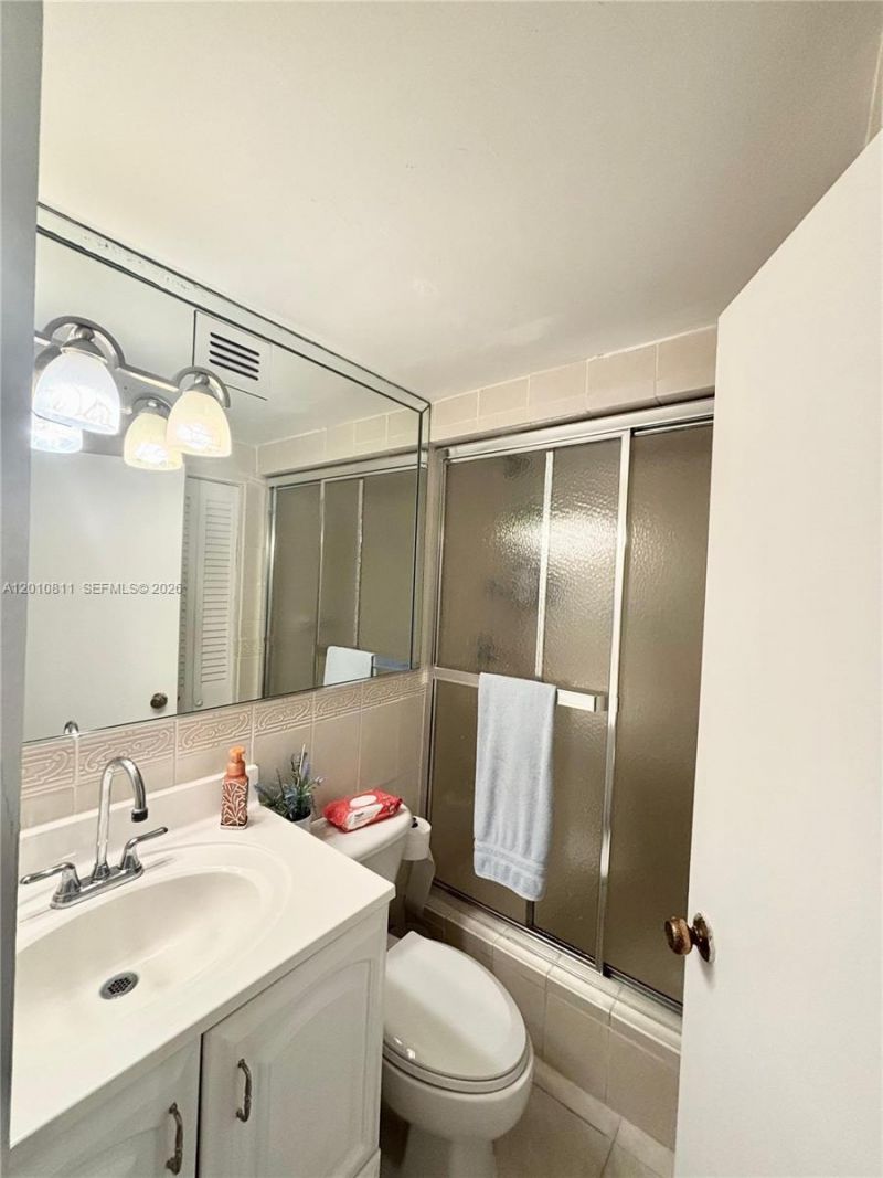 999 Brickell Bay Dr , Unit 1905, Miami, FL 33131 Photo
