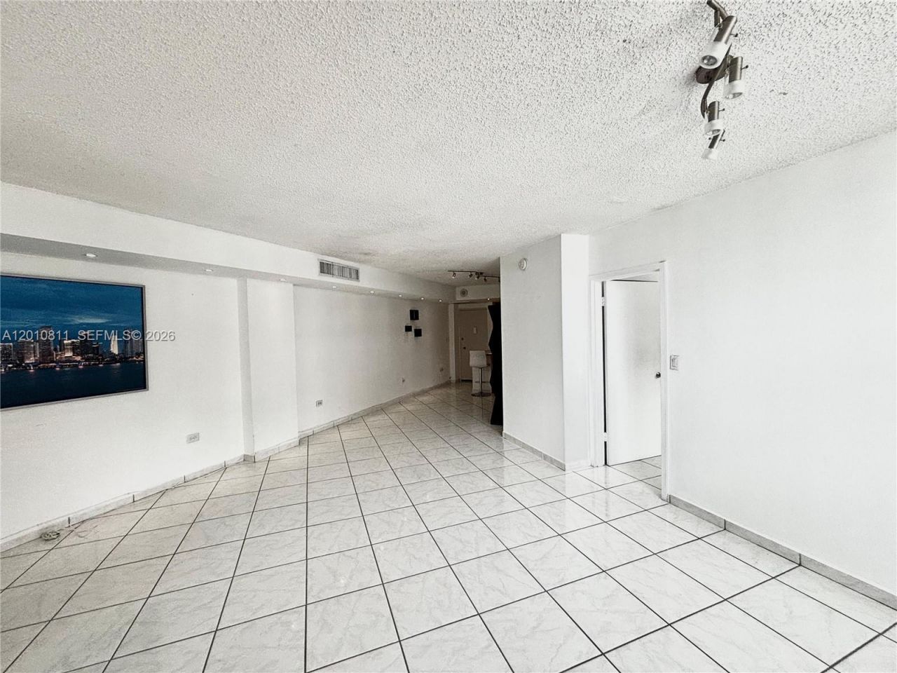 999 Brickell Bay Dr , Unit 1905, Miami, FL 33131 Photo