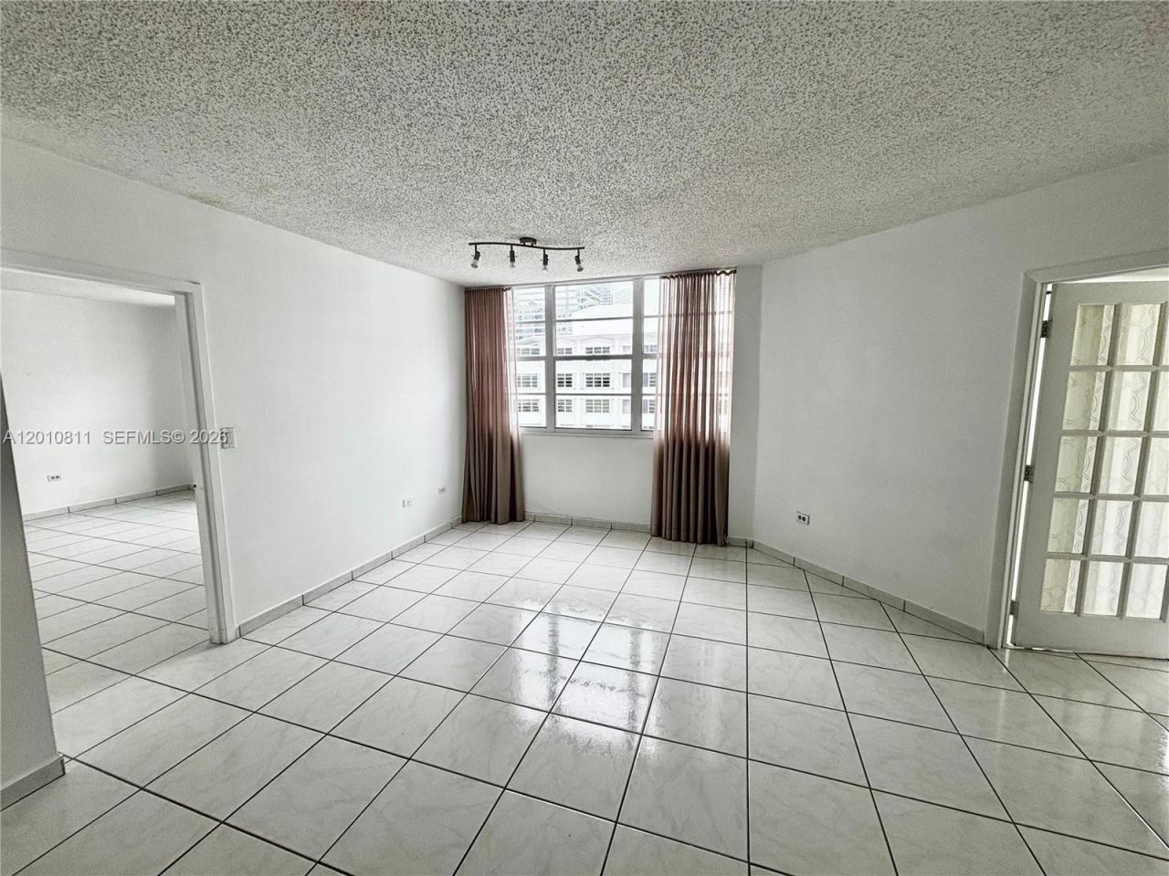 999 Brickell Bay Dr , Unit 1905, Miami, FL 33131 Photo