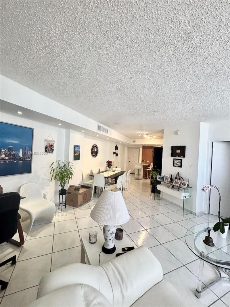 999 Brickell Bay Dr , Unit 1905, Miami, FL 33131 Photo
