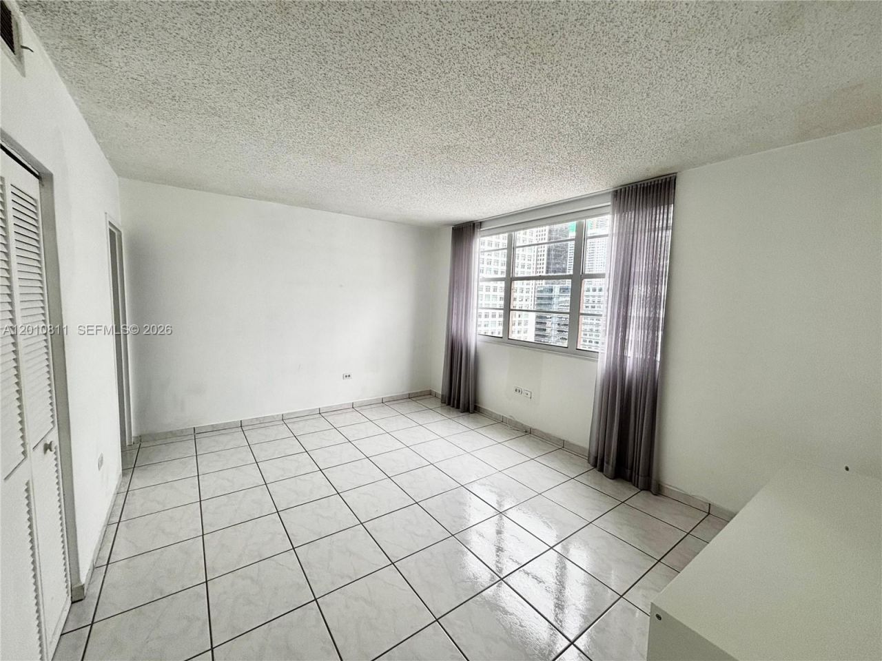 999 Brickell Bay Dr , Unit 1905, Miami, FL 33131 Photo