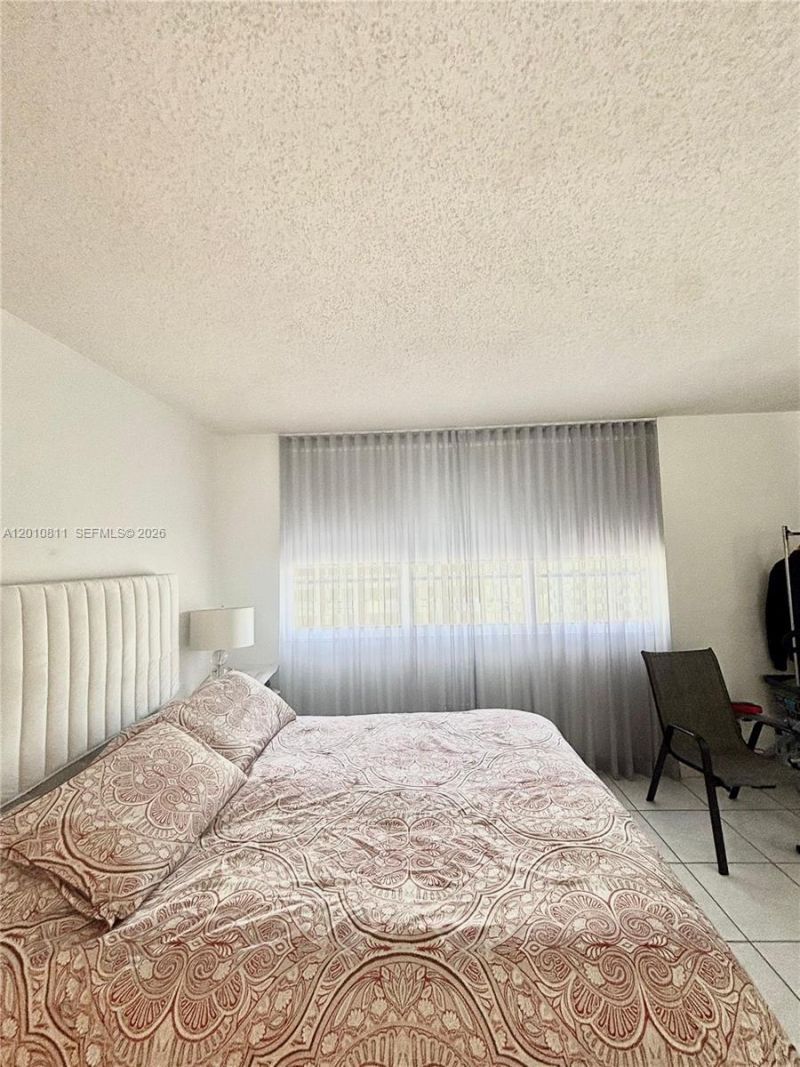 999 Brickell Bay Dr , Unit 1905, Miami, FL 33131 Photo