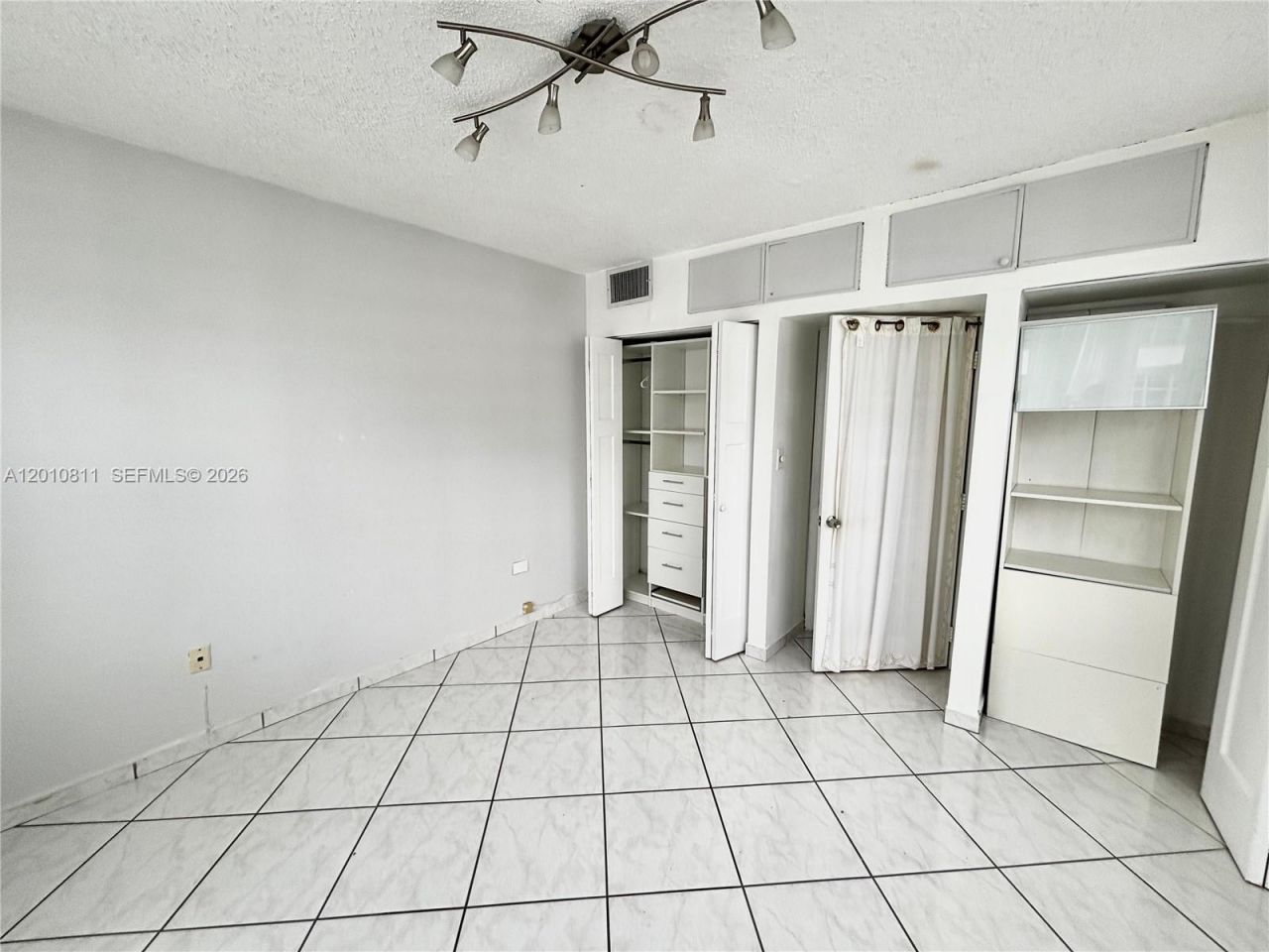 999 Brickell Bay Dr , Unit 1905, Miami, FL 33131 Photo