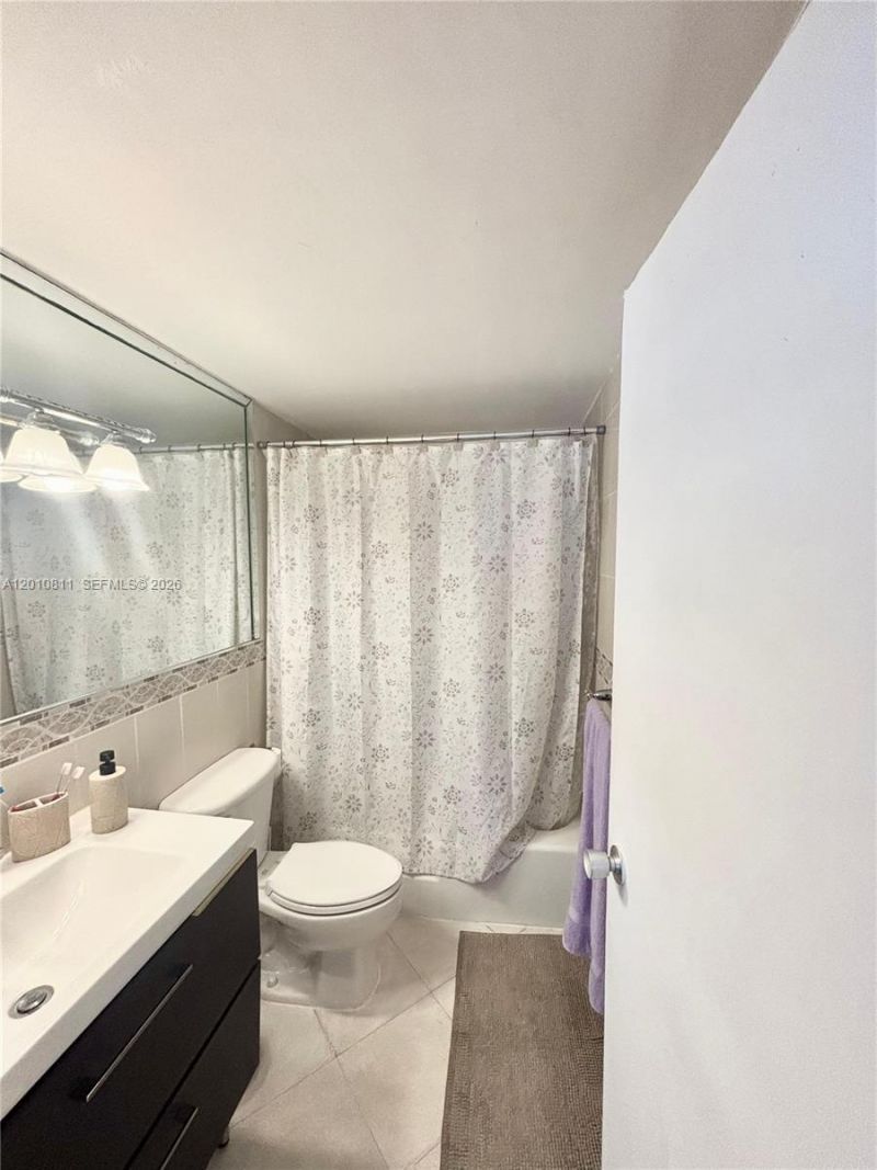 999 Brickell Bay Dr , Unit 1905, Miami, FL 33131 Photo
