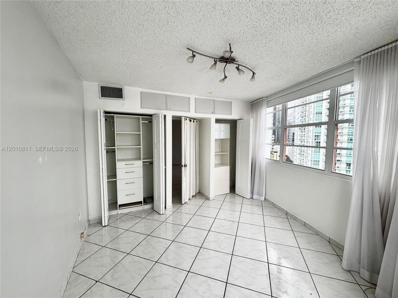 999 Brickell Bay Dr , Unit 1905, Miami, FL 33131 Photo