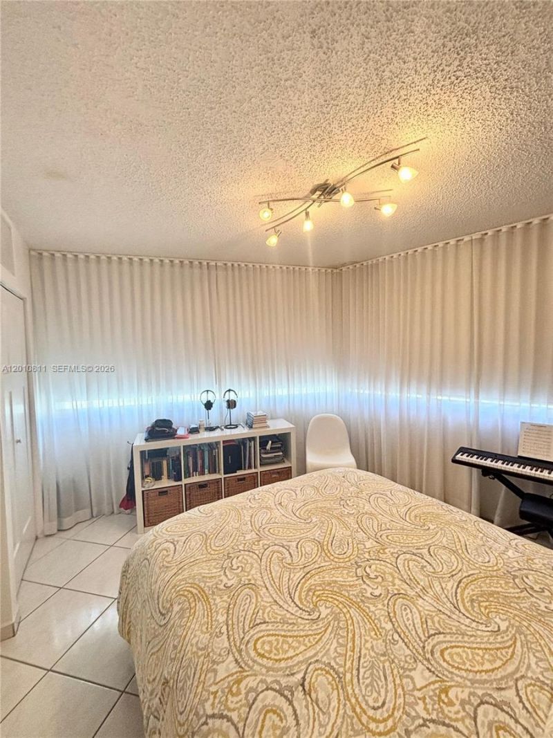 999 Brickell Bay Dr , Unit 1905, Miami, FL 33131 Photo
