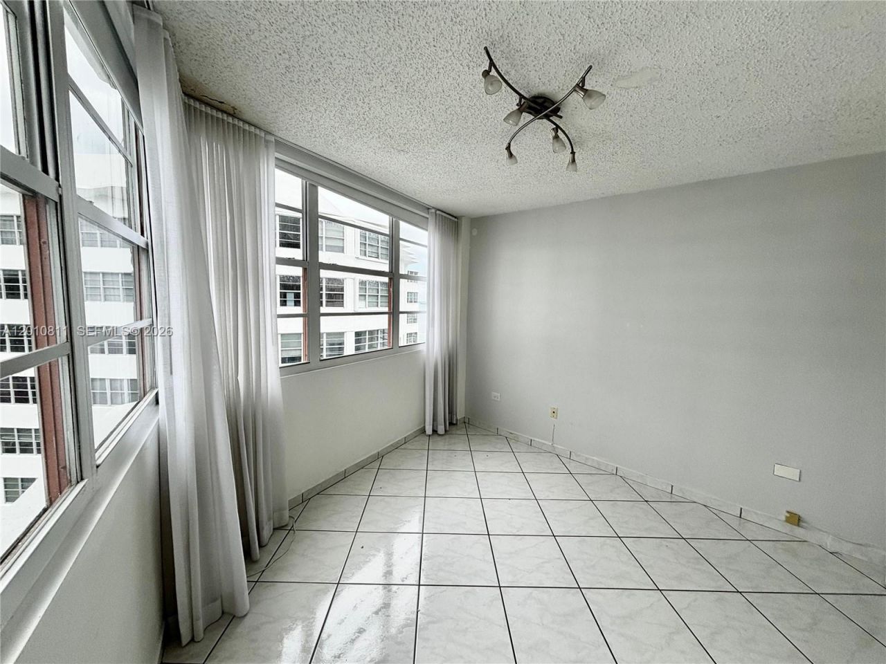 999 Brickell Bay Dr , Unit 1905, Miami, FL 33131 Photo