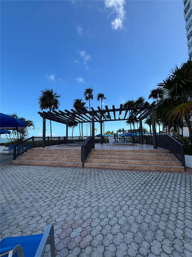 999 Brickell Bay Dr , Unit 1905, Miami, FL 33131 Photo