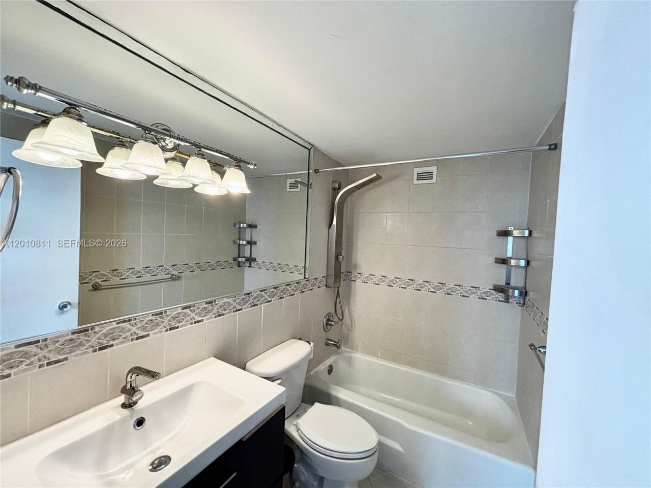 999 Brickell Bay Dr , Unit 1905, Miami, FL 33131 Photo