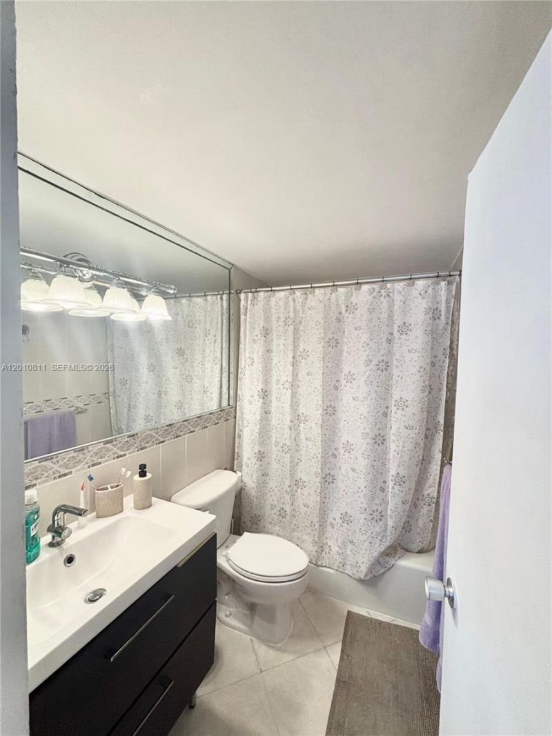 999 Brickell Bay Dr , Unit 1905, Miami, FL 33131 Photo