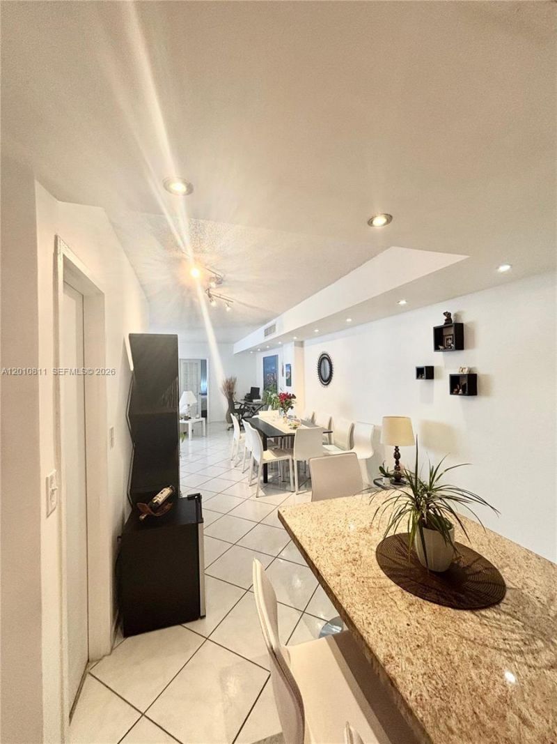 999 Brickell Bay Dr , Unit 1905, Miami, FL 33131 Photo
