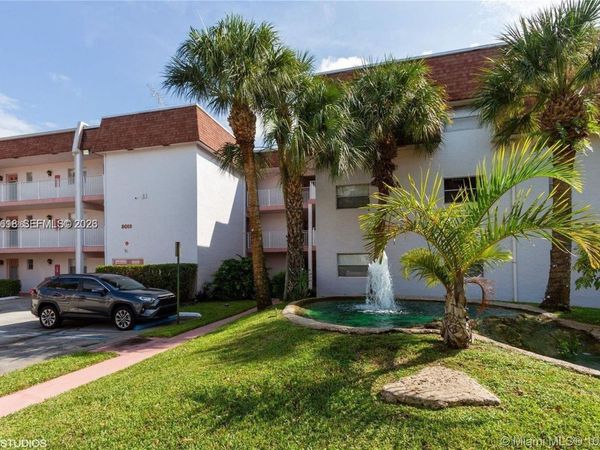 8000 Lagos De Campo Blvd , Unit A-303, Tamarac, FL 33321