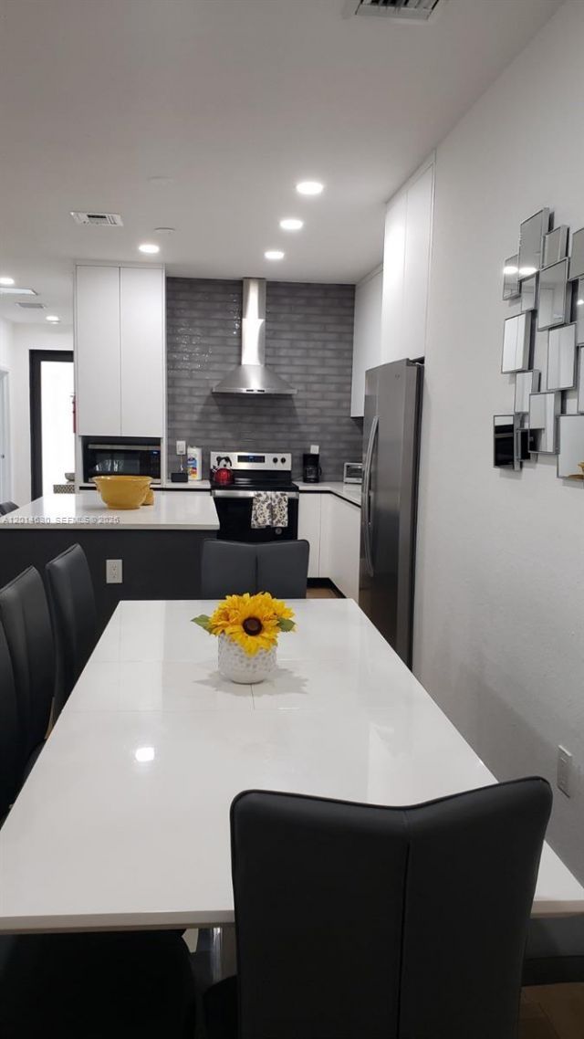 613 NW 10th St, Hallandale Beach, FL 33009 Photo
