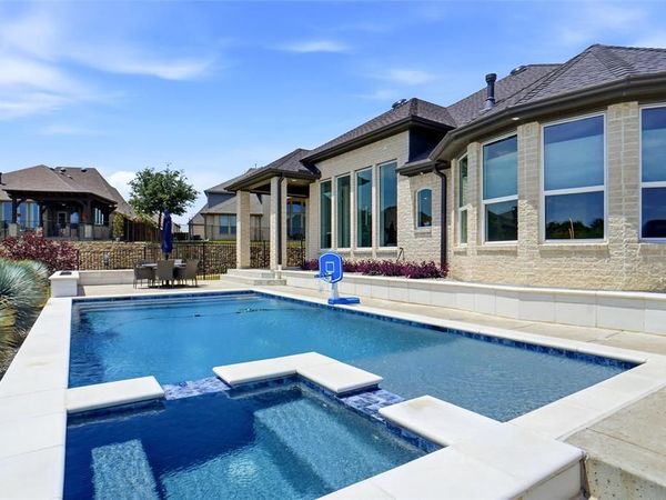 1300 Highpoint Way, Roanoke, TX 76262