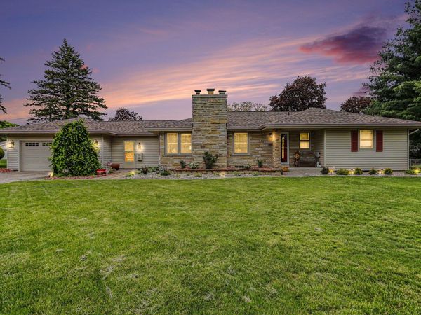 210 Maplecrest Avenue, Sturgis, MI 49091