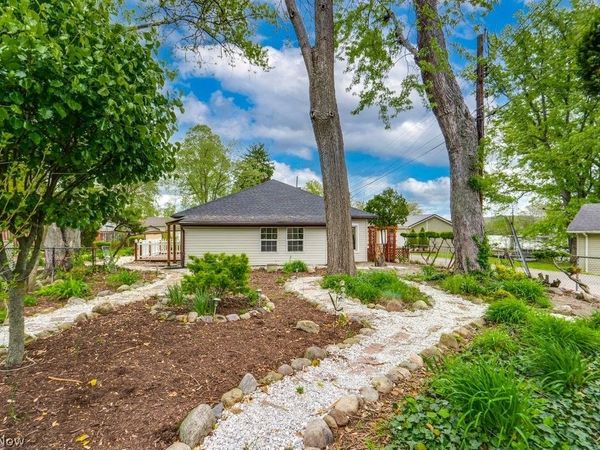 4944 Coleman Drive, New Franklin, OH 44319