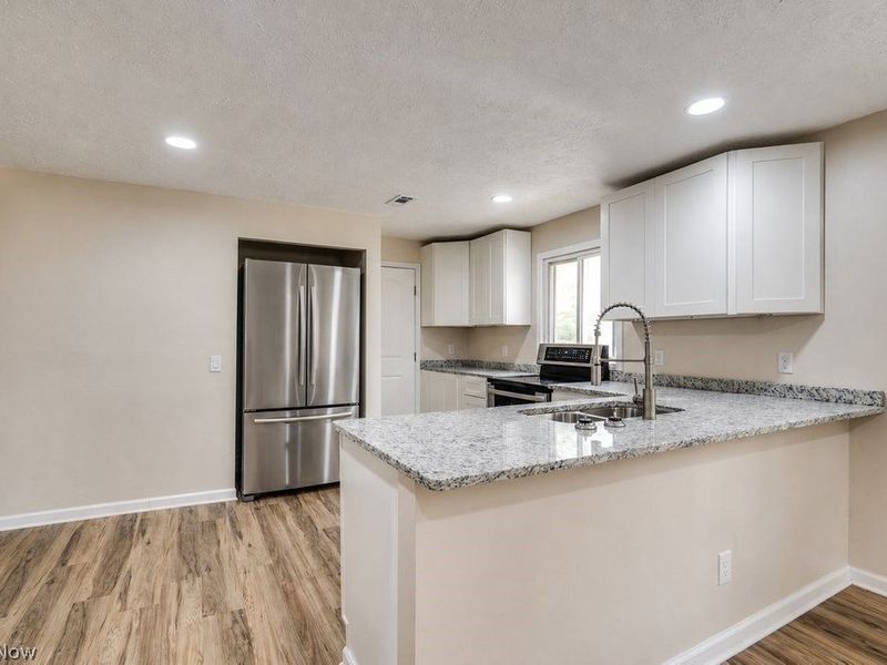 4944 Coleman Drive, New Franklin, OH 44319 Photo 4