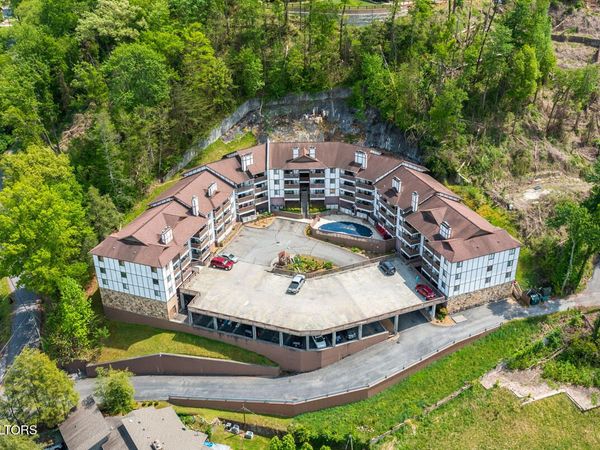 616 Turkey Nest Rd, Gatlinburg, TN 37738
