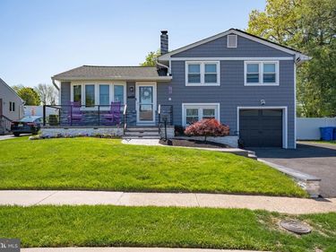 202 HENDRICKSON, EDGEWATER PARK, NJ 08010