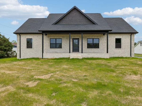 1702 Ellington Dr , Lafayette, TN 37083